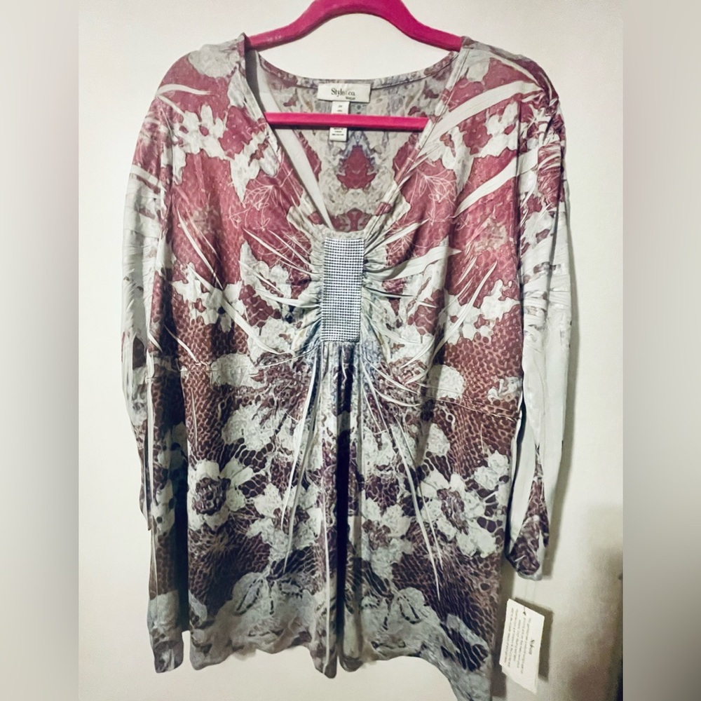 4/$25 Style & Co Maroon and Gray Floral Blouse